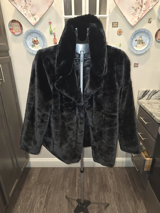 Time and Tru Black Faux Fur Teddy Jacket - Picture 2 of 8